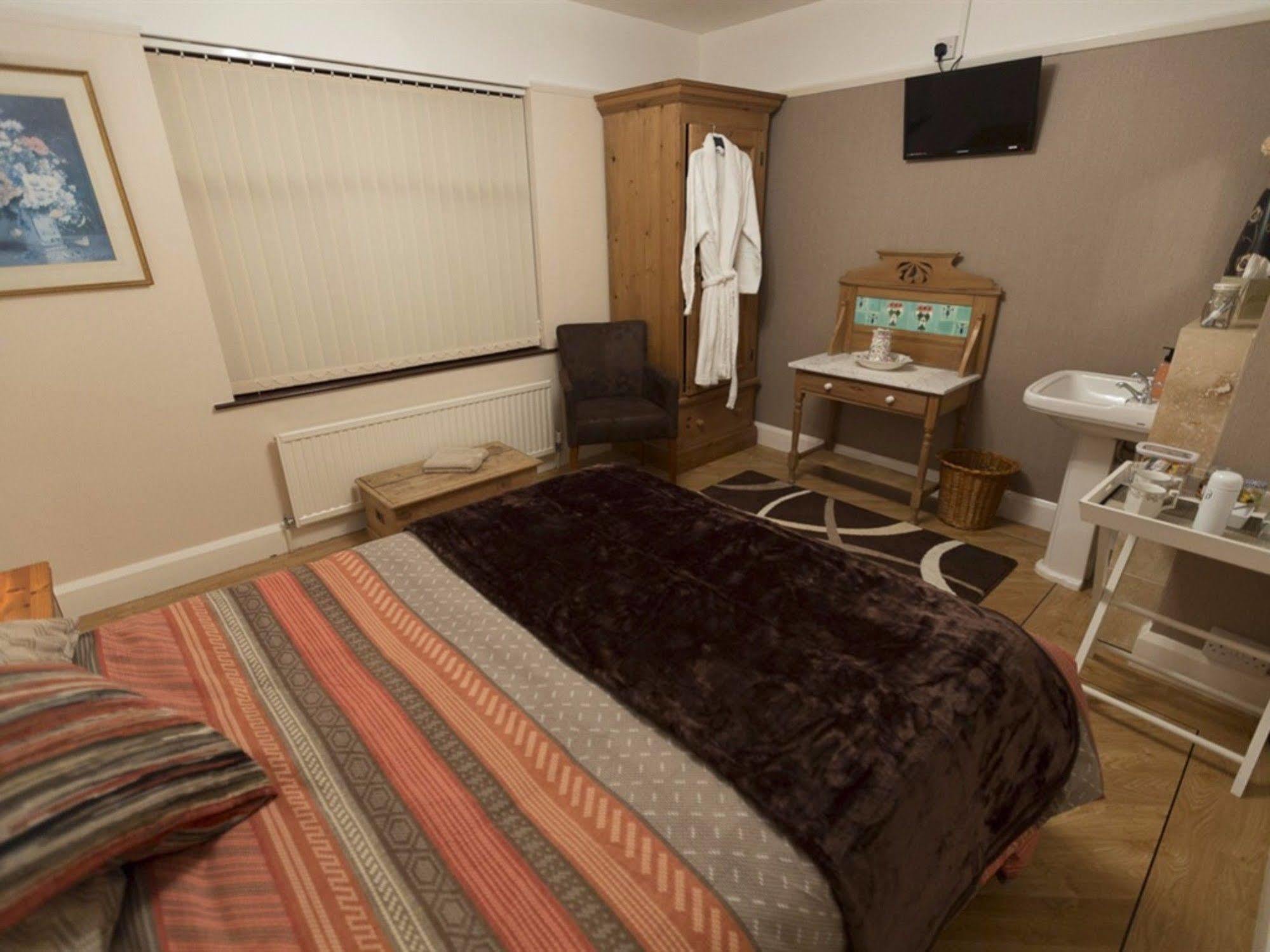 Orchard Side Bed And Breakfast Hanley Swan Exterior photo
